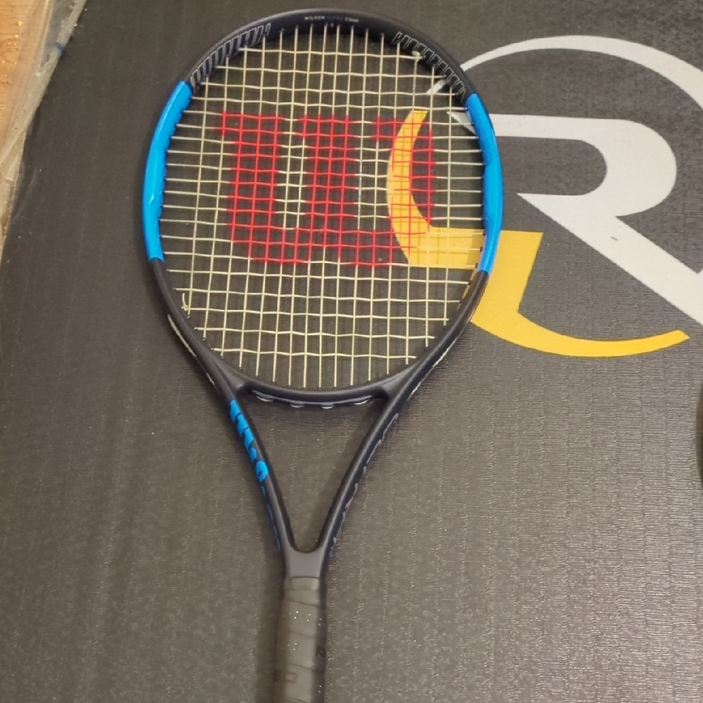 Wilson Ultra Tennis Racket with Case - Picture 6 of 6